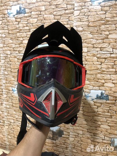 Кроссовый шлем