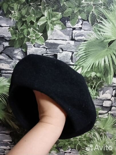 Берет черный женский