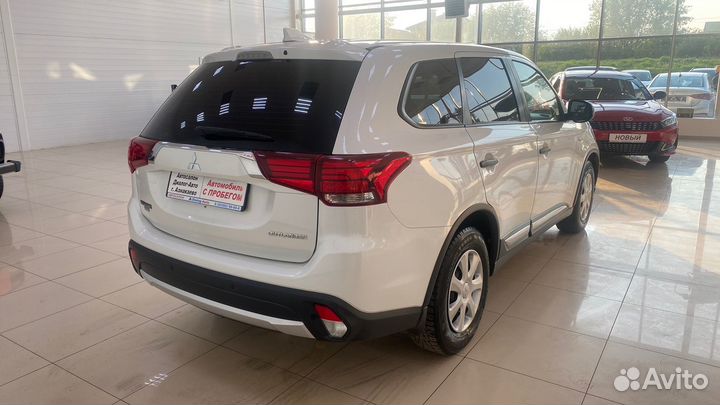 Mitsubishi Outlander 2.0 CVT, 2017, 144 144 км