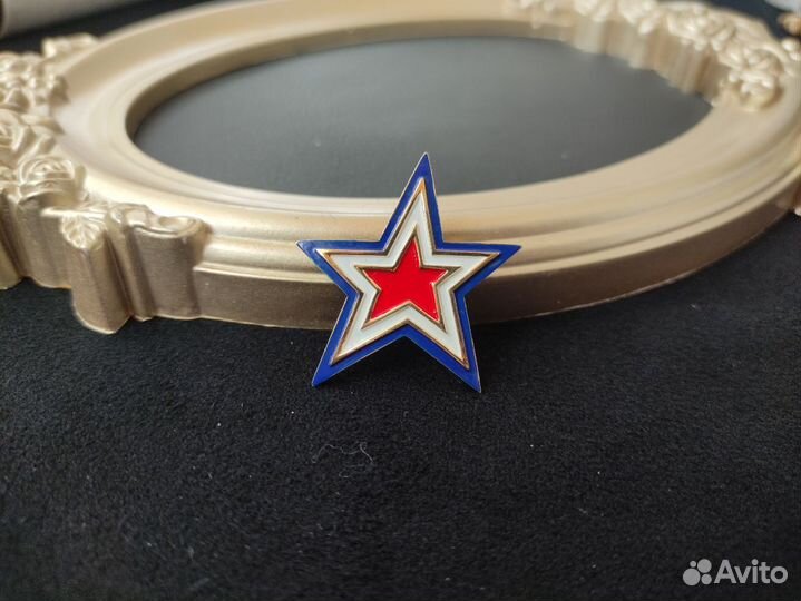 Crown Trifari брошь геральдическая звезда