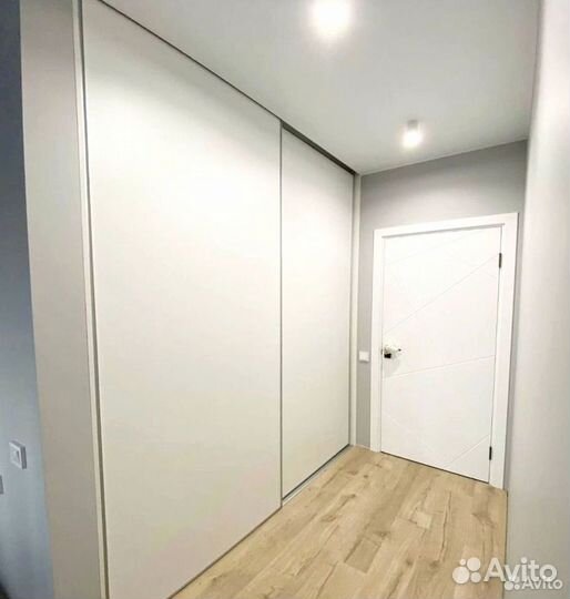 Шкаф в прихожую любые фасады