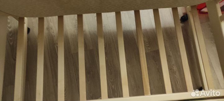 Детская кроватка и пеленальный комод