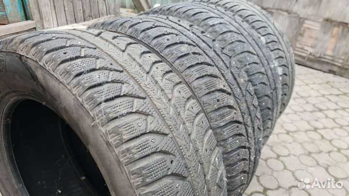 Bridgestone Ice Cruiser 7000 205/60 R16