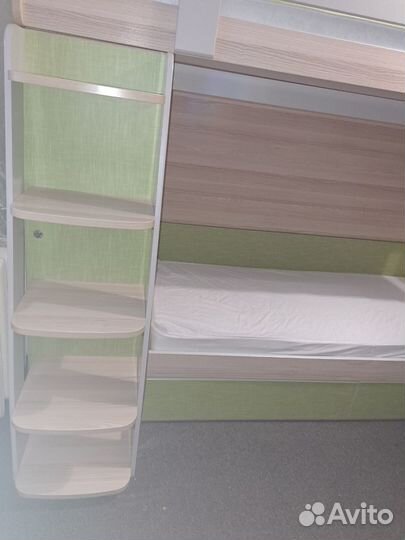 Двухъярусная кровать