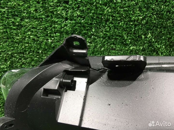 Фара Fiesta (13) R б\у все крепления целые