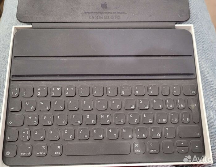 Apple smart keyboard iPad Pro 11