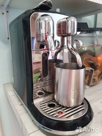 Кофемашина Bork капсульного типа