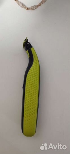 Триммер для бороды philips