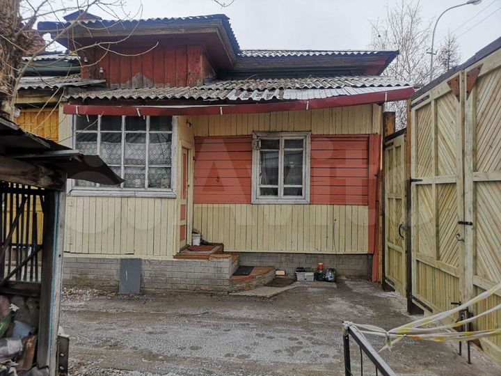 3-к. квартира, 100 м², 1/1 эт.