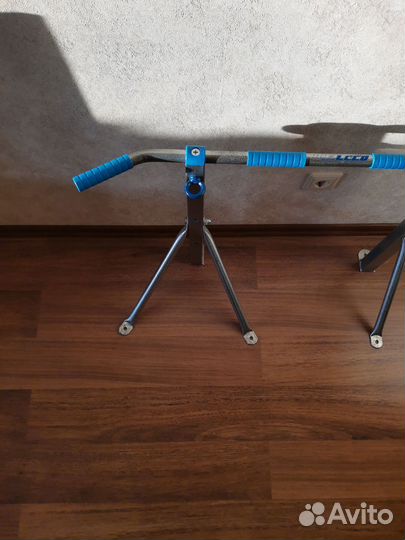 Турник настенный