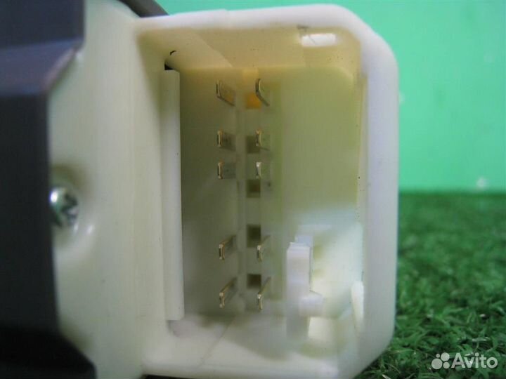 Блок управления стеклоподъемниками Toyota Yaris P