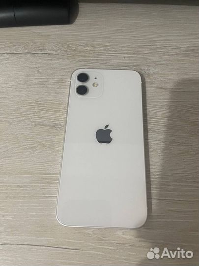 iPhone 12, 64 ГБ