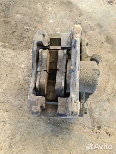 Суппорт тормозной передний левый renault megane 2