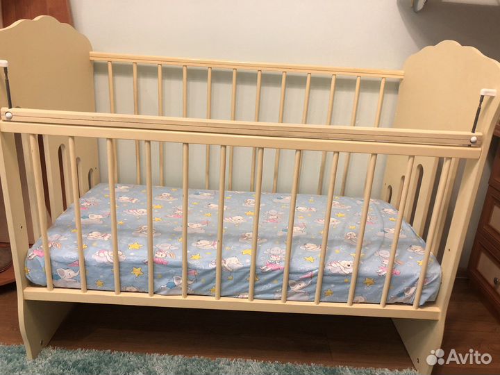 Детская кроватка с матрасом 120 на 60. Торг