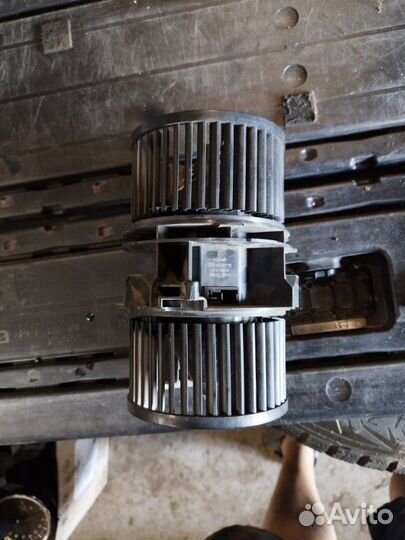 Мотор печки Renault Megane 3 K4MV838 2012