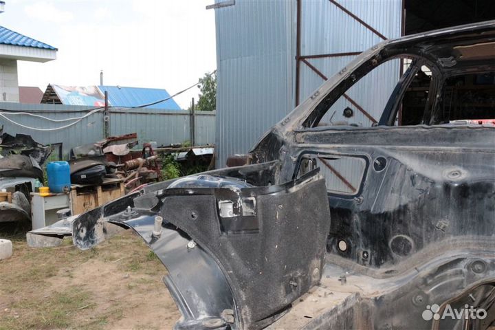 Четверть кузова передний правый Mercedes-Benz