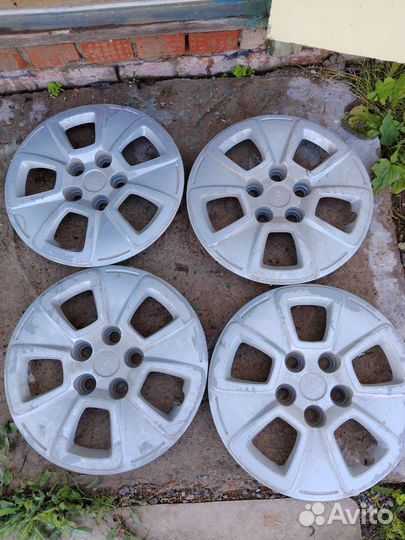 Диски r15 на Киа Соул штампованные с колпаками