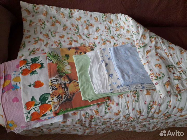 Одеяло+ простыни+пеленки