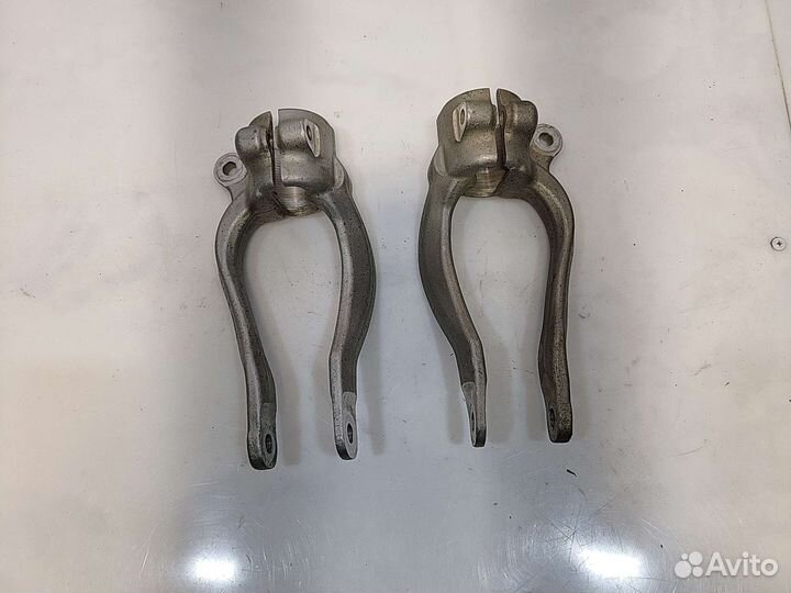 Кронштейны амортизаторов передних BMW 5 G30