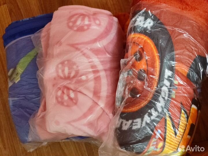 Пледы Hello Kitty и Молния