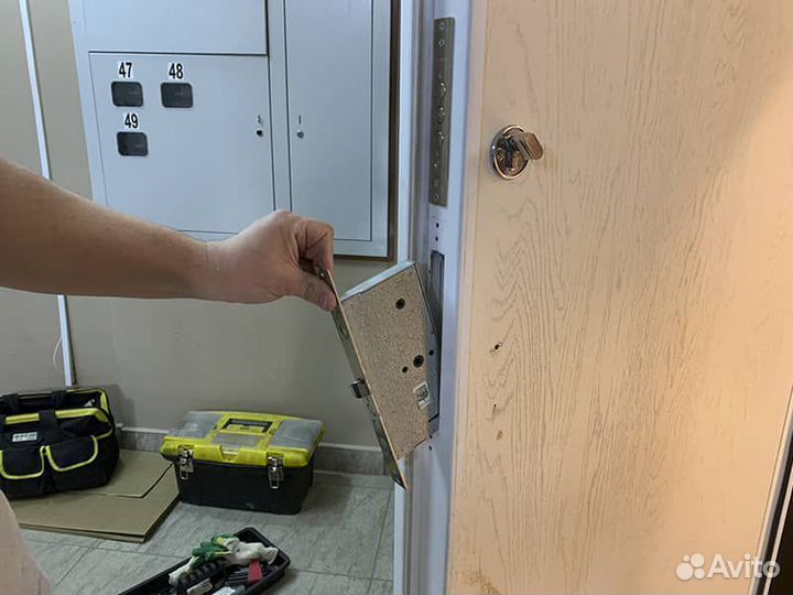 Вскрытие замков, замена личинки, установка