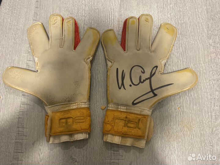 Автограф Игоря Акинфеева