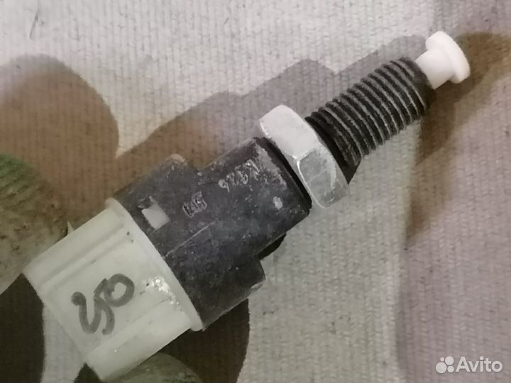 Датчик включения стоп-сигнала LADA Granta