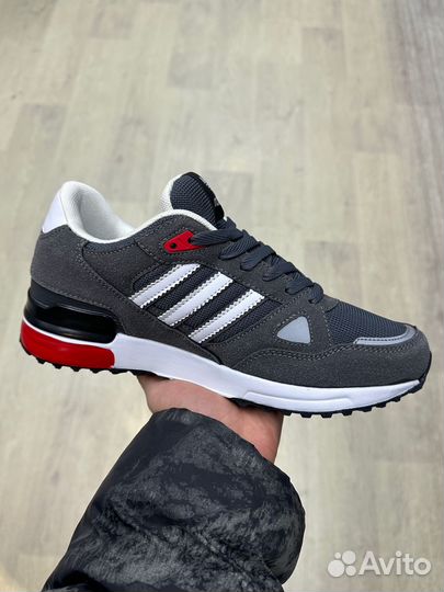 Кроссовки adidas ZX 750