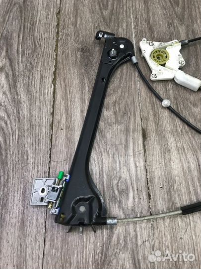 Стеклоподъемник передний правый Mercedes Slk