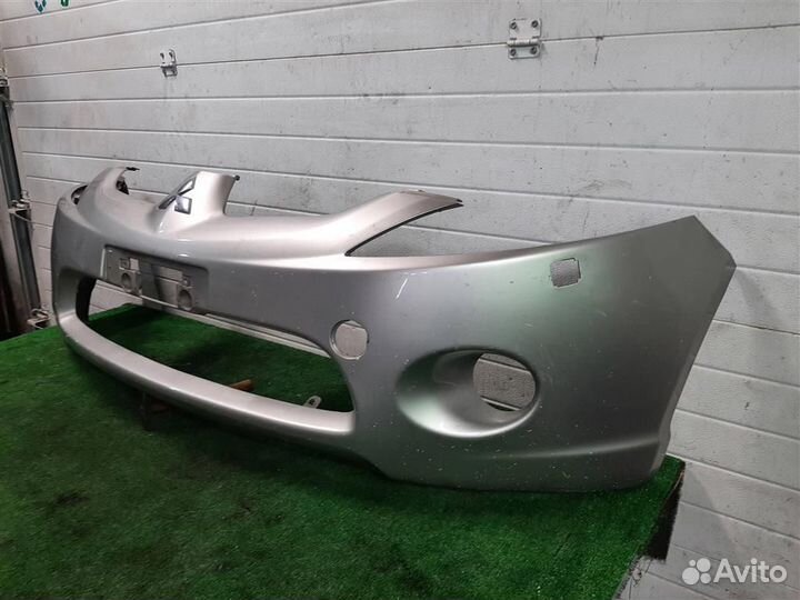 Бампер передний Mitsubishi Grandis 2008