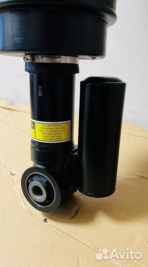 Задняя пневмостойка Land Rover Discovery 3/4 с ACE