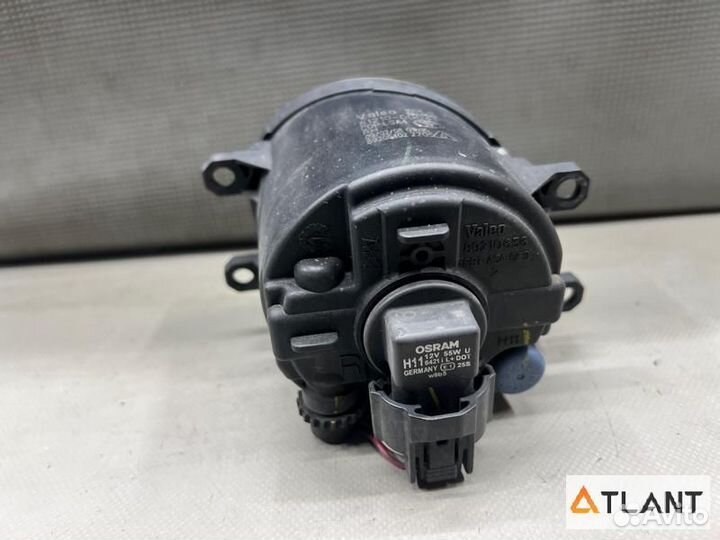 Туманка передняя правая toyota premio