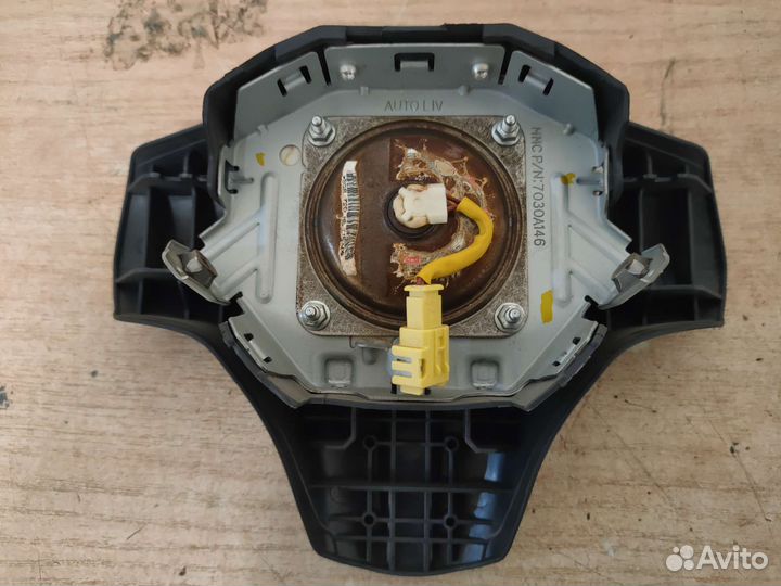 Подушка безопасности в руль Mitsubishi Lancer 9