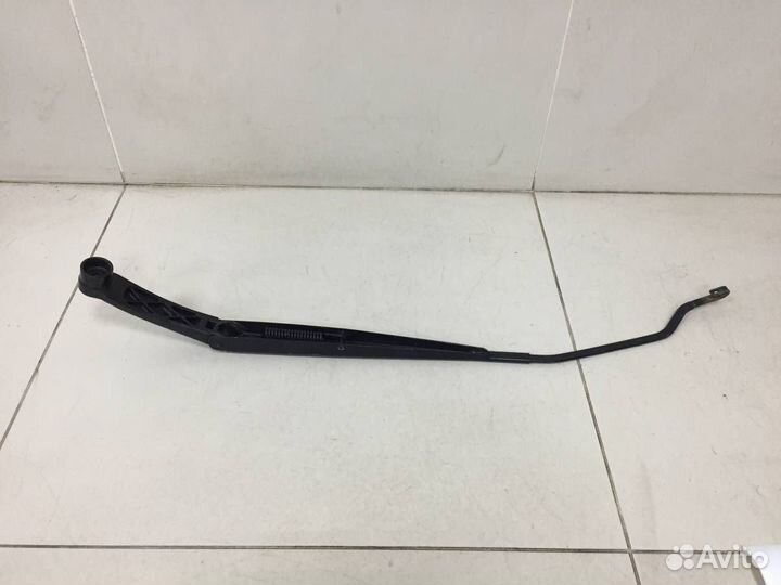 Поводок стеклоочистителя передний правый Hyundai S