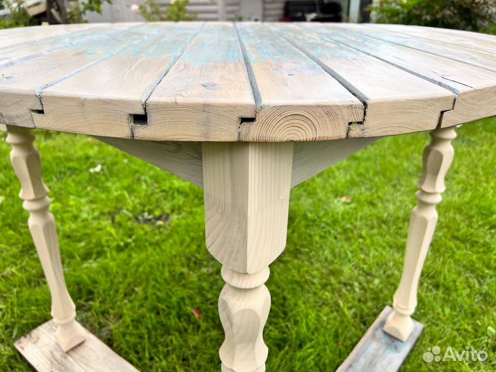 Стол обеденный