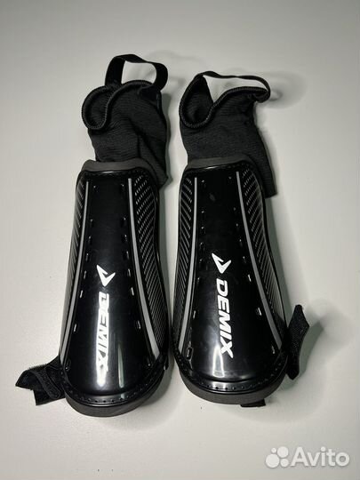 Футбольные щитки