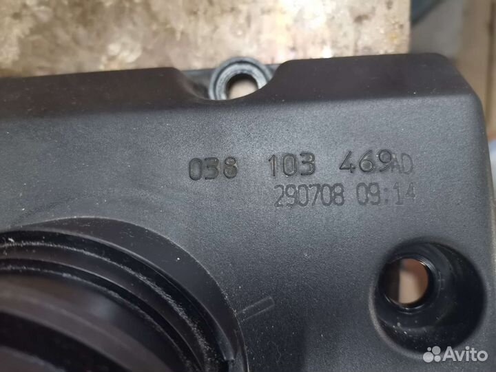 Клапанная крышка volkswagen touran 1.9 2008г