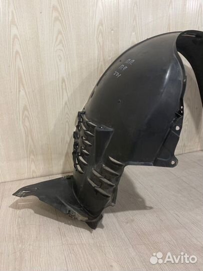Подкрылок передний правый Mercedes Benz S500 W221