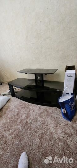 Стеклянная тумба под тв
