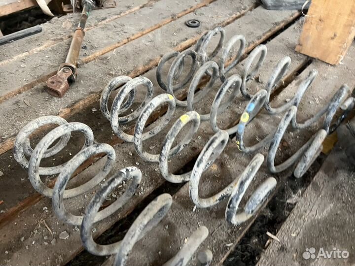 Пружина задняя Peugeot 307 бу