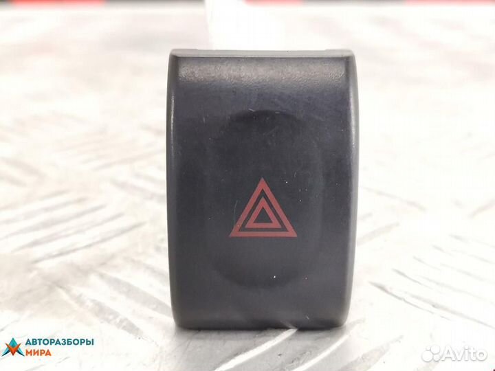 Кнопка аварийной сигнализации Chevrolet Tacuma