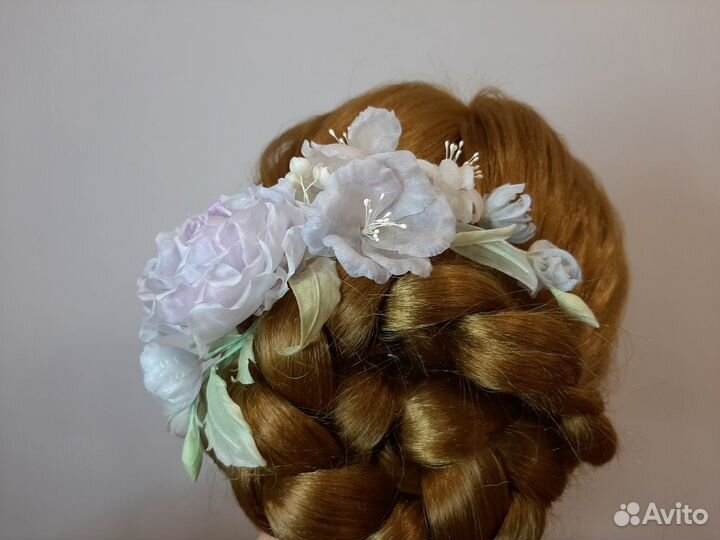 Нежно фиолетовое украшение в прическу из шелка