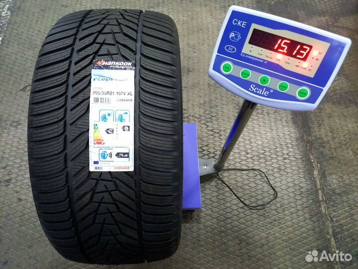 Hankook Winter I'Cept Evo 3 W330A 295/35 R21 107V