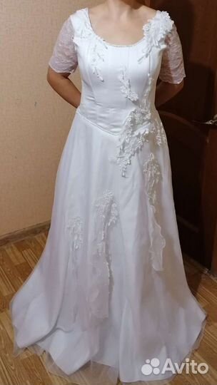 Свадебное платье б/у 1 раз. Размер 48-50