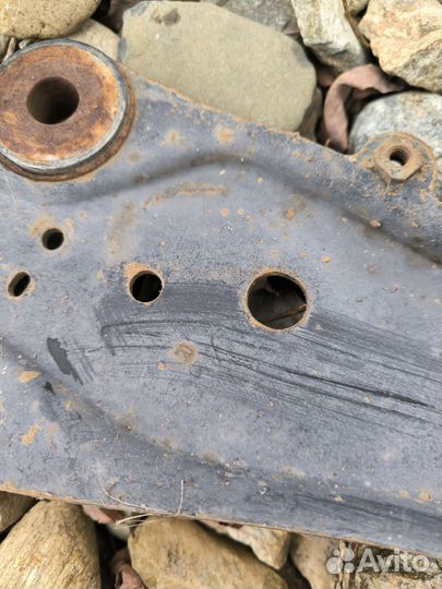 Toyota rav4 2007. Рычаг продольный правый задний