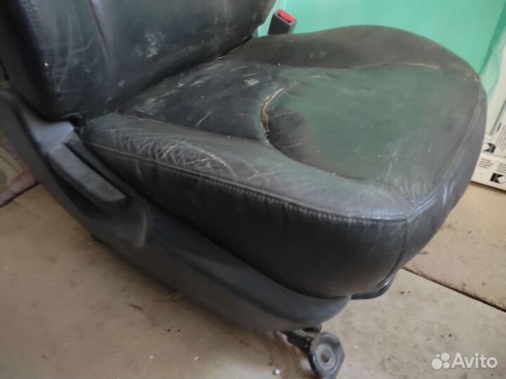 Сиденья toyota rav 4