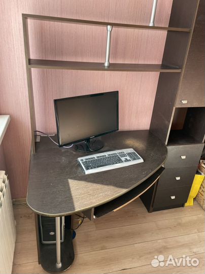 Компьютерный стол