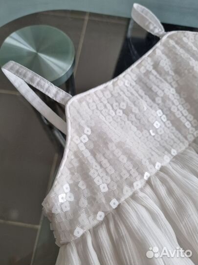 Платье сарафан и сланцы