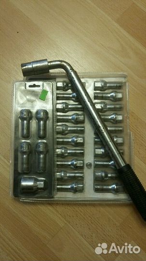 Болты хромированные ключи