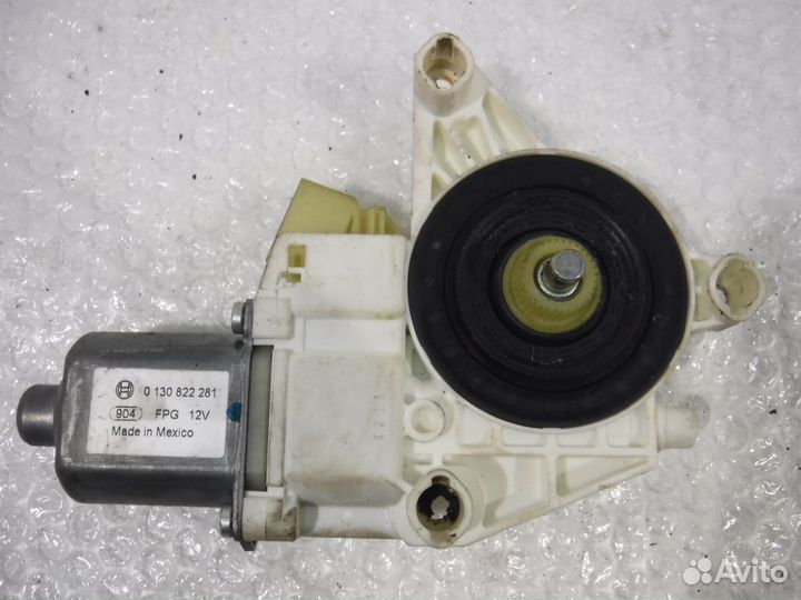 Моторчик заднего левого стеклоподъемника